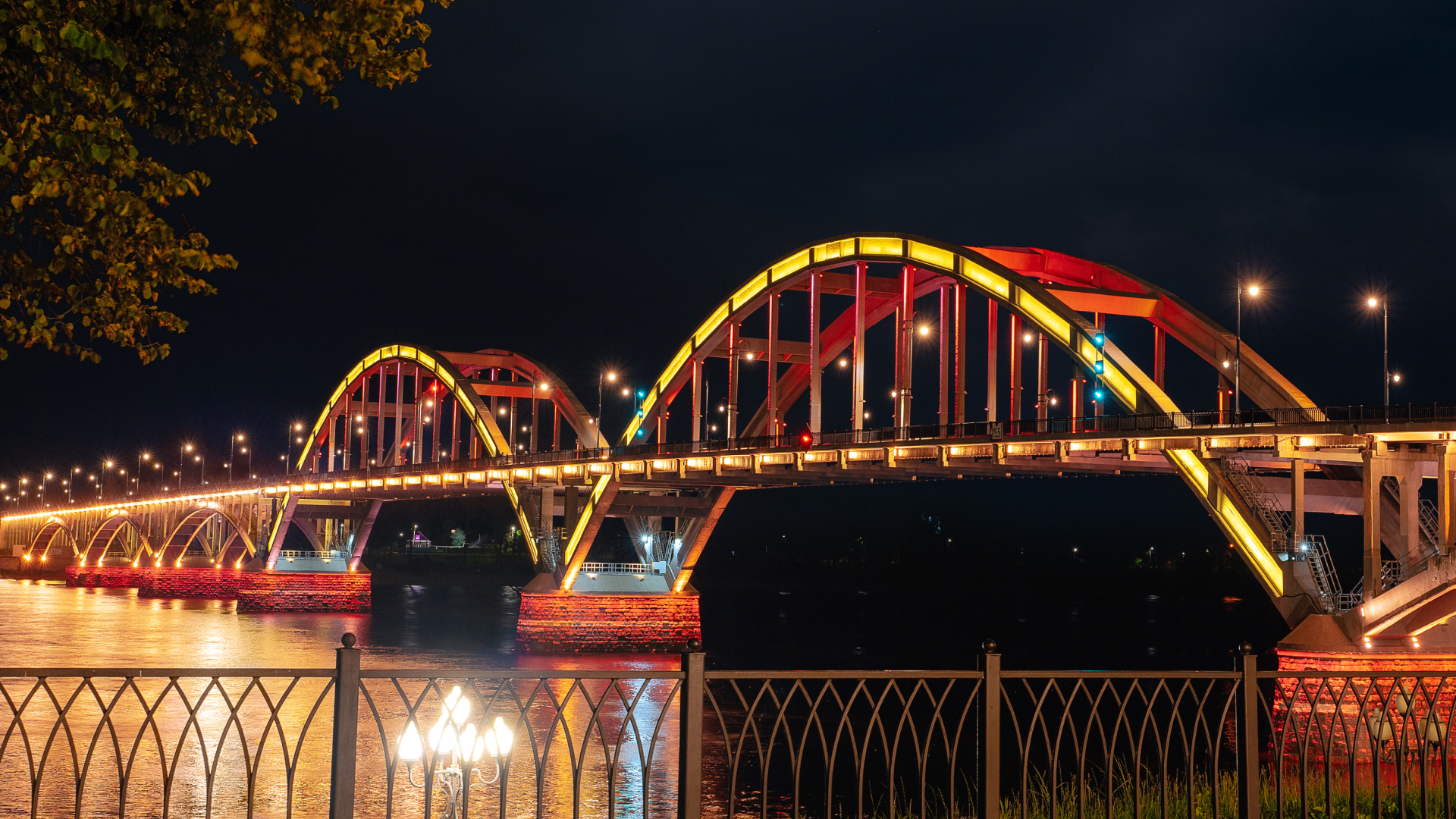 Архитектурно-художественное освещение Волжского моста, г. Рыбинск СТК МТ Электро, ООО(2168)