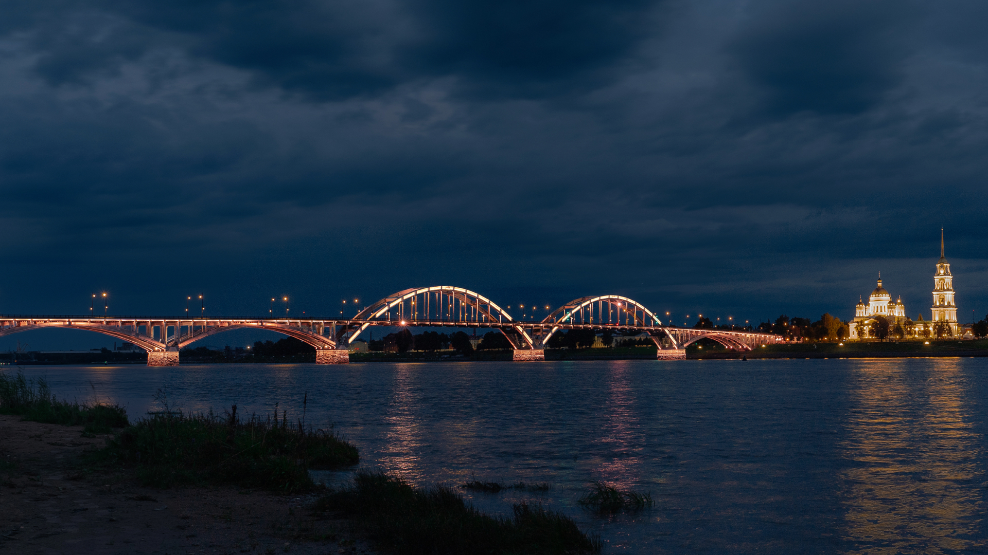 Архитектурно-художественное освещение Волжского моста, г. Рыбинск СТК МТ Электро, ООО(2168)